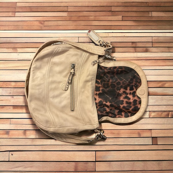 B Makowsky Soft Tan Leather Silver Hardware Bag! - Picture 7 of 12